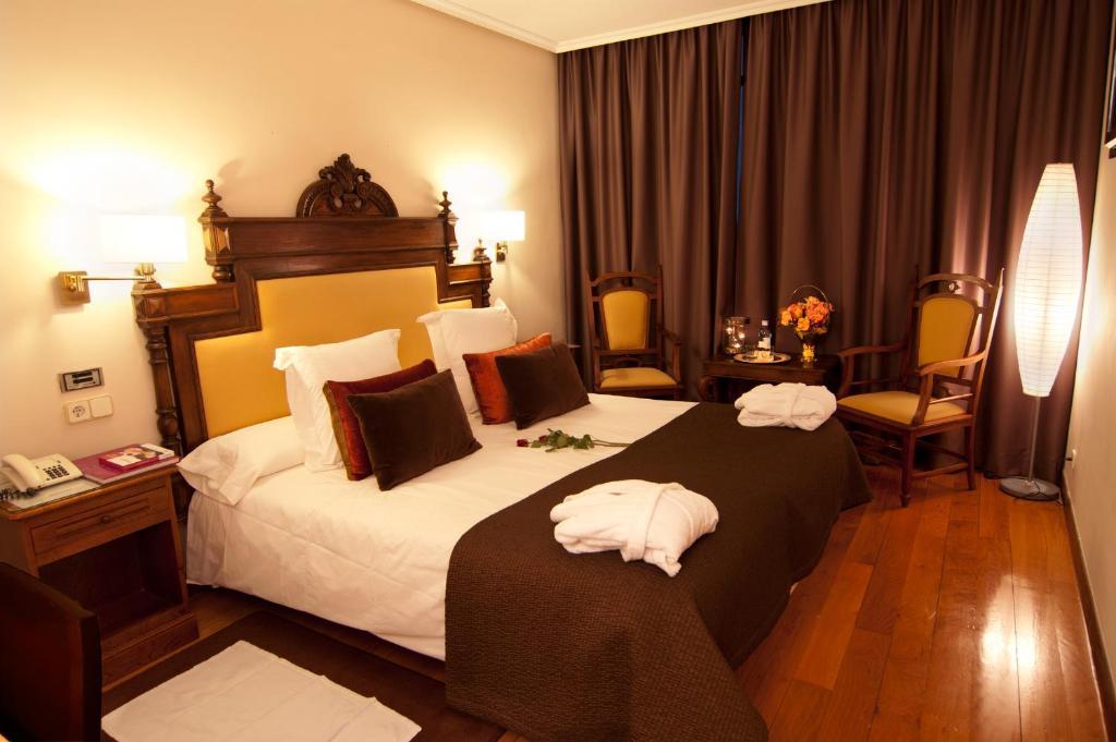 Hotel Restaurante Casa Zanito Olite Pokoj fotografie
